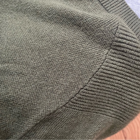 ANN TAYLOR unique Button Detail Olive Green Sweater In LP/PETITE - Picture 6 of 6
